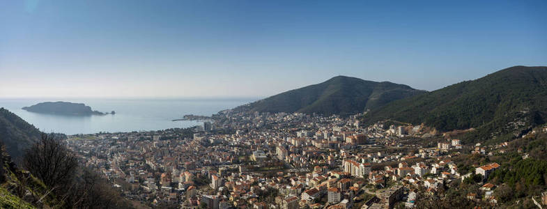 黑山布德瓦市景及海岸的鸟瞰图