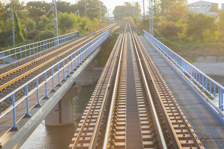 轻装上阵日本亚洲铁路景观照片