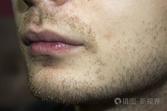 男人嘴唇胡须脸