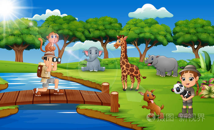 丛林中有动物的动物园管理员男孩和女孩的卡通