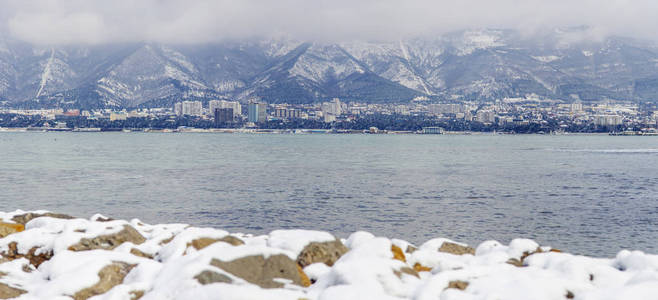 马克特赫山脉上的雪和雪