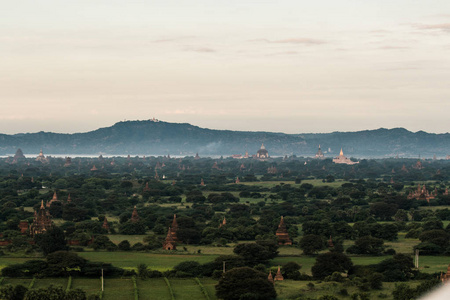 缅甸古巴根古寺古塔景观