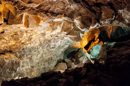 在火山洞里，名字叫CuevaDelosVerdes。 兰萨罗特。 加那利群岛。 西班牙