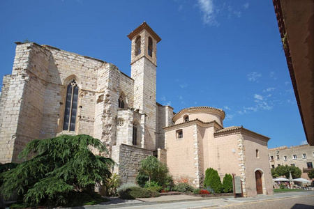 圣弗朗西斯科古教堂，位于西班牙加泰罗尼亚蒙特布朗镇