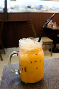 冰茶奶茶或泰国奶茶