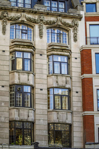 伦敦的大罗马公寓窗户，窗帘