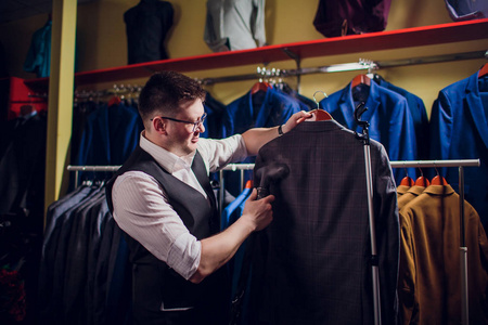 旅游定制公司 私人定制_私人订做和私人定制出品日期_私人定制导游