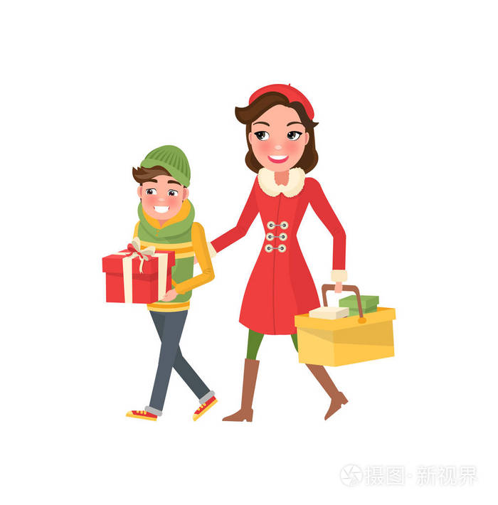 年轻的妈妈和男孩, 包装礼品盒和包