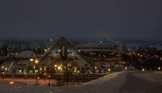 俄罗斯冬季傍晚的卡赞城市景观图片