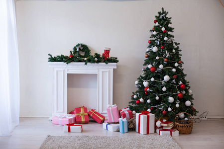圣诞树加兰灯新年假期礼物白色家居装饰