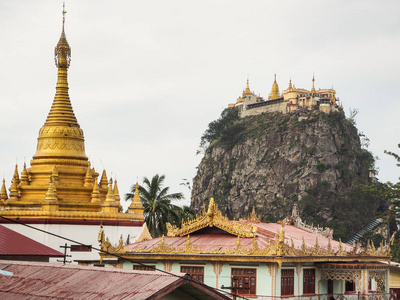 缅甸山上寺庙下方的景色波帕山