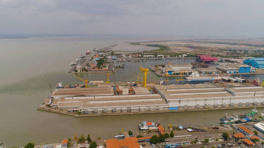 货物和客运海港在苏拉巴亚, 爪哇, 印度尼西亚