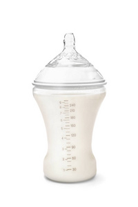 白色背景婴儿配方奶粉奶瓶