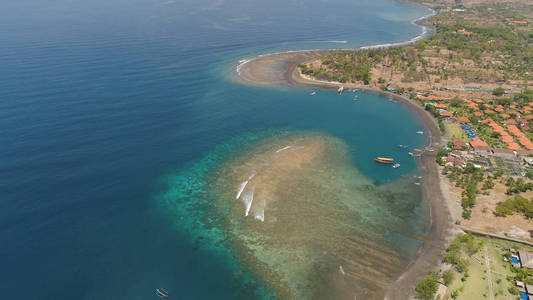 与热带海滩海景