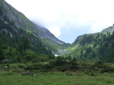 欧洲奥地利山顶岩石全景景观图片