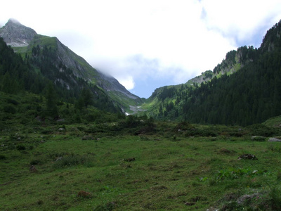 欧洲奥地利山顶岩石全景景观