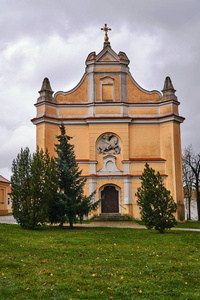 哥尼兹诺教堂的巴洛克式立面