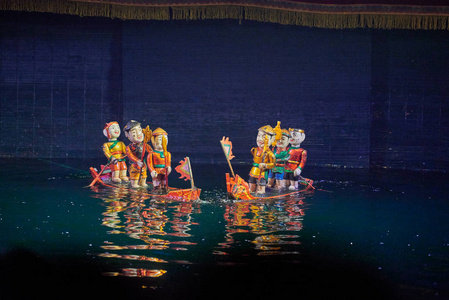 越南河内传统水木偶表演。