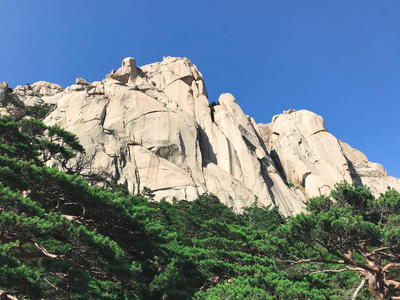 韩国塞拉克山国家公园美丽的山景