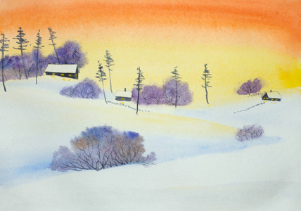 明亮的冬天日落和村庄的房子