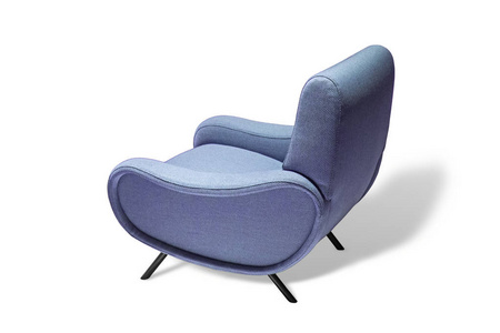 蓝色扶手椅。 白色背景上的现代设计师椅子。 纺织装潢椅