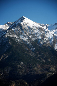 雪峰在特纳山谷，阿拉贡，纽斯卡，西班牙。