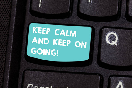 商业照片展示放松, 继续移动键盘键意图创建计算机消息按键盘的想法