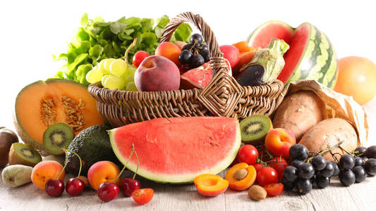 密切观察水果和蔬菜的食物组成图片