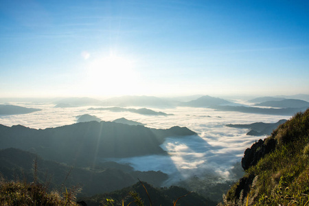 早上在泰国普吉岛用太阳全景山。