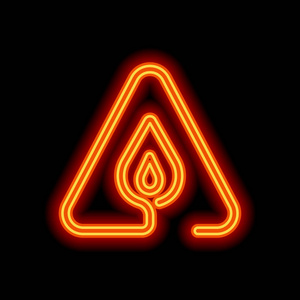 警告三角形中的火焰。具有薄轮廓的线性符号。一条线的风格。简单的图标。黑色背景上的橙色霓虹灯风格。灯光图标
