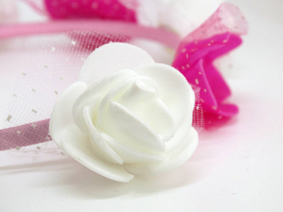 粉红色和白色的婚礼花装饰