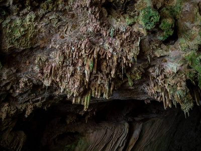 泰国克拉比省古洞内的景观。