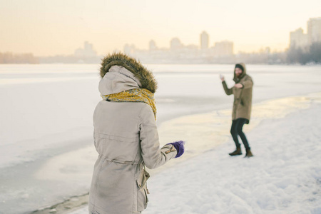 s Day, playing snowballs and playing joy.