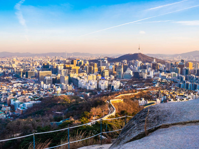 韩国首尔市美丽的建筑建筑城市景观和塔楼