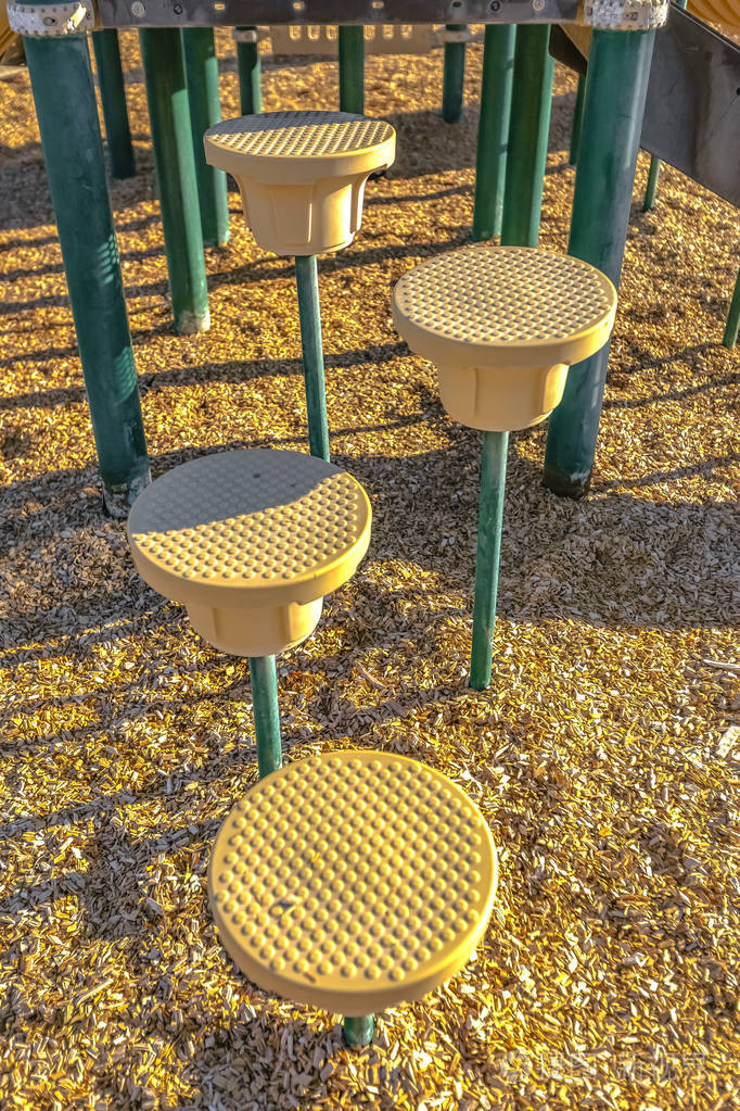 操场杆上的圆形台阶