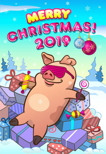 圣诞贺卡，猪戴着凉爽的粉红色眼镜，躺在冬天背景前的一堆礼物上
