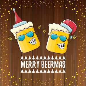 欢乐啤酒矢量圣诞贺卡与啤酒玻璃卡通人物和红色圣诞老人帽子隔离在木背景。矢量时髦的圣诞啤酒派对海报设计模板