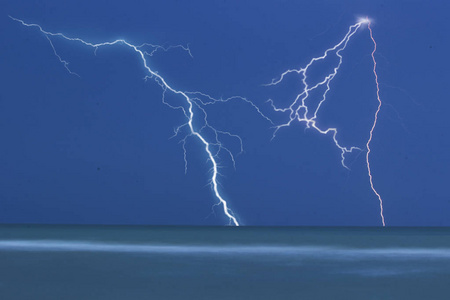 海上闪电雷雨