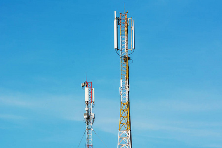 带有天线的大塔，用于手机的通信。 4g和4.5g手机站点电信无线电塔或手机基站