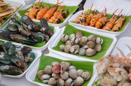 马塞尔和巨型淡水虾烤架，泰国海鲜