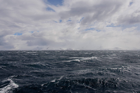 南极景观从海上看