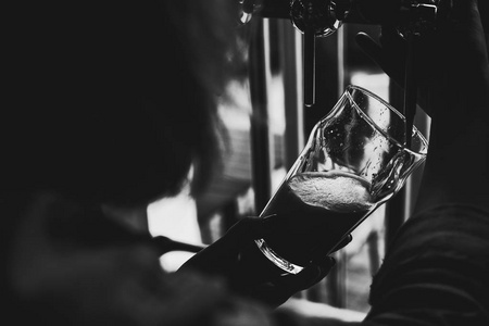 手工冬日酒吧图片