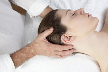 平衡 阿育吠陀 身体 物理疗法 康复 面对 脖子 和谐 疼痛