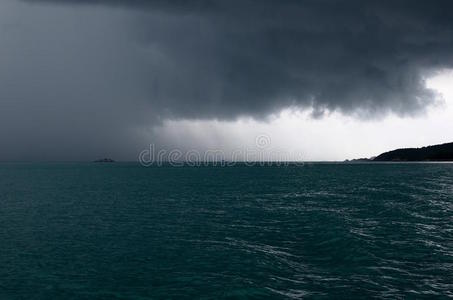 海上暴雨