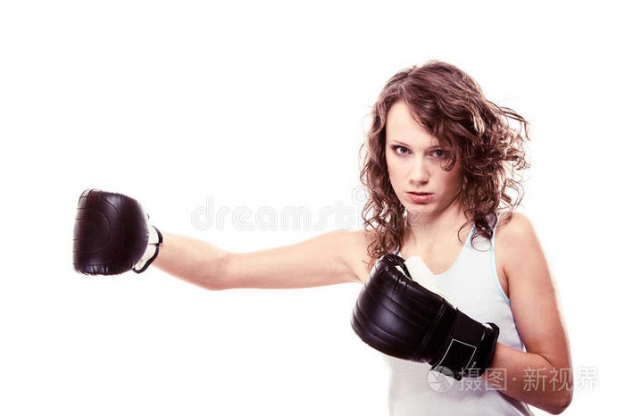 戴手套的拳击手女人。女子练跆拳道