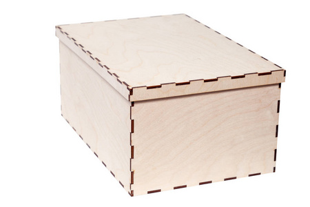 特写天然木材纹理关闭盒与盖子未油漆隔离在白色背景。 概念箱集装箱储存木材包装交付空间铭文