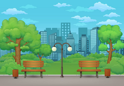 夏日春日公园的场景。 两张长凳，上面有垃圾桶和路灯，在沥青公园小径上，有茂盛的绿树和灌木丛。 绿色的草地，城市景观，摩天大楼和蓝