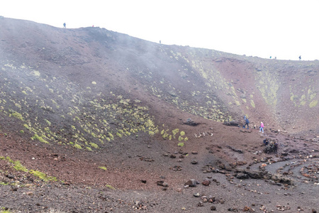 火山口西尔维斯特里乌米1886米在埃特纳埃特纳国家公园西西里意大利。 银维斯特里次海侧火山口1892年喷发。 火山雾状景观