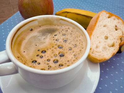 紧急早餐咖啡水果面包