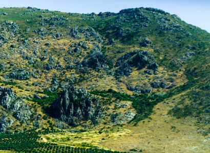 安达地区的山峰，典型的山景野生自然